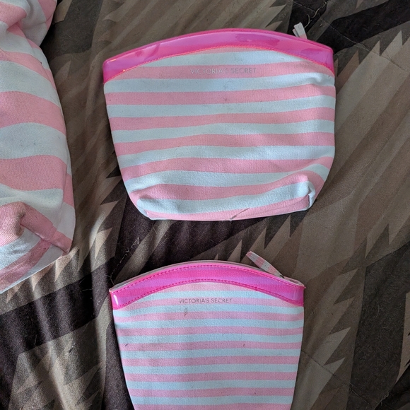 Victoria's Secret Pink and White Tote with Tan Handles - Picture 5 of 9